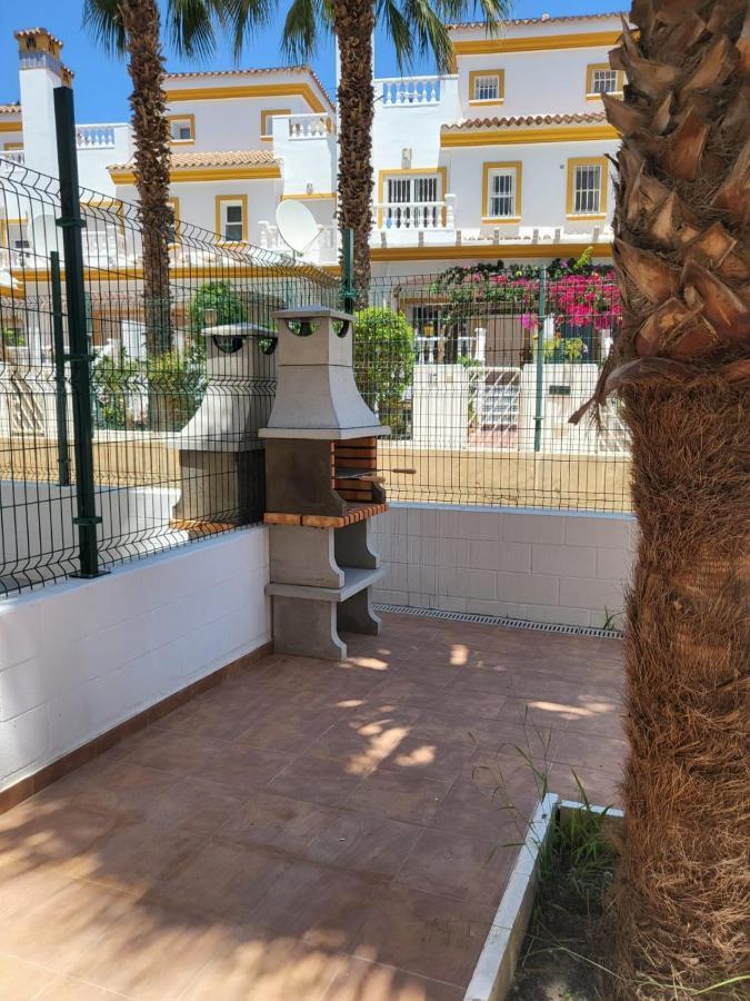 ¡Bajo Precioso Con Salida Directa A La Piscina Comunitaria En Paraiso De Vera! المظهر الخارجي الصورة
