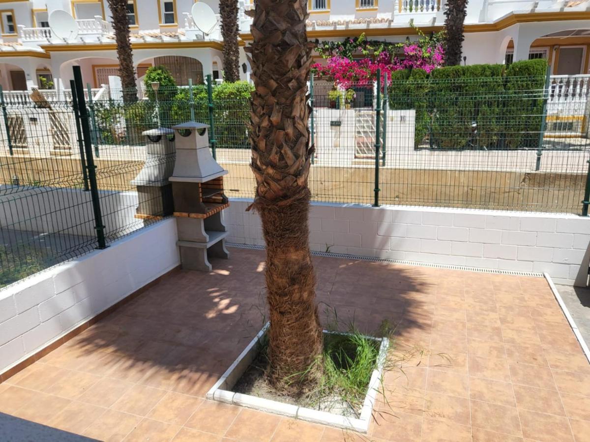 ¡Bajo Precioso Con Salida Directa A La Piscina Comunitaria En Paraiso De Vera! المظهر الخارجي الصورة